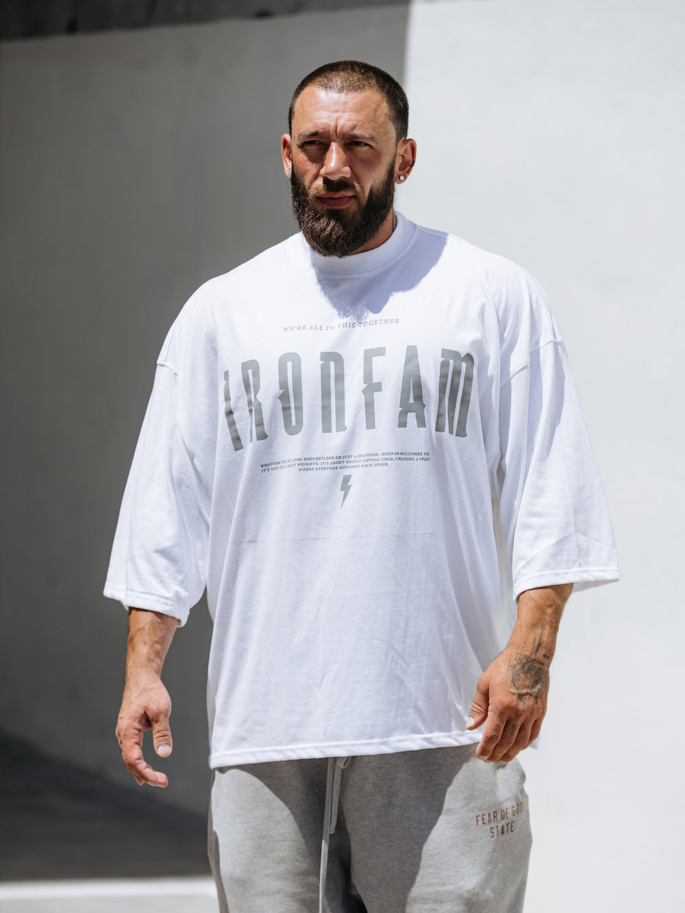 White Pump cover Oversized T-Shirt